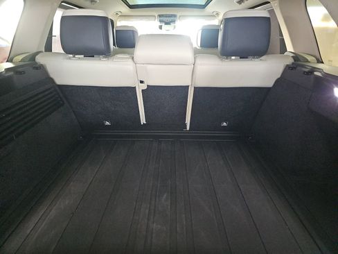 Used 2019 Land Rover Range Rover Long Wheelbase Supercharged image 17