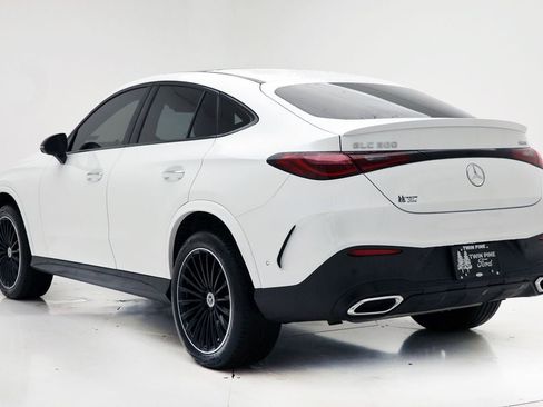 Used 2025 Mercedes-Benz GLC 300 4MATIC image 8