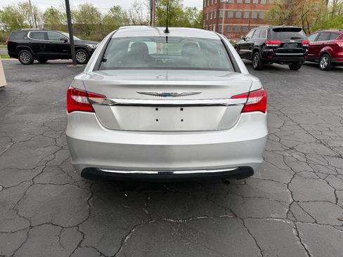 Used 2011 Chrysler 200 LX FWD image 5