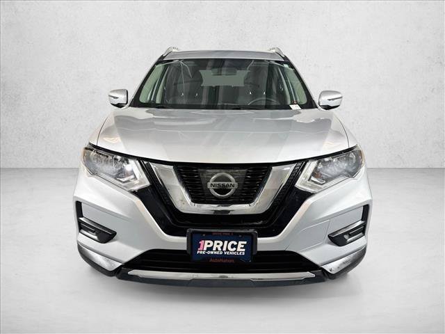 Used 2017 Nissan Rogue SV AWD/4WD image 2