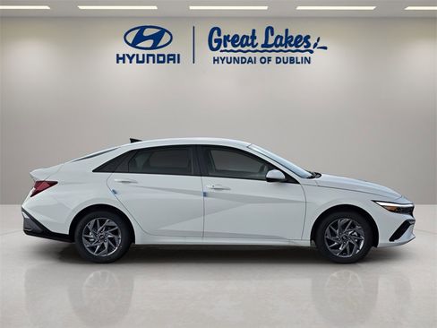 New 2026 Hyundai Elantra Blue image 6