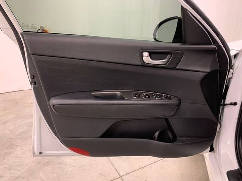 Used 2020 Kia Optima LX image 5