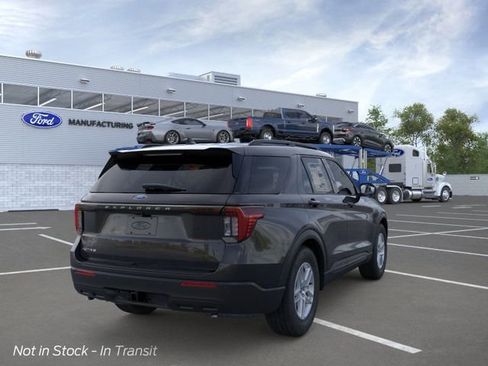 New 2026 Ford Explorer Active RWD image 8