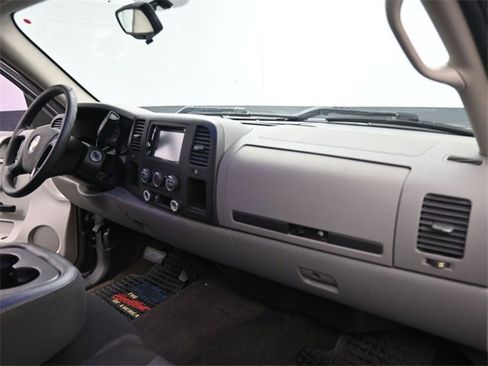 Used 2011 Chevrolet Silverado 1500 W/T w/ LS Package image 2