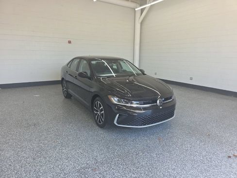 New 2026 Volkswagen Jetta SE FWD image 7