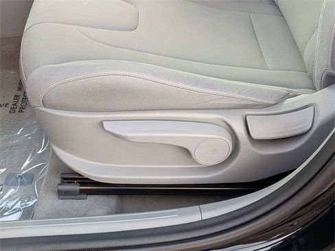 Used 2024 Hyundai Elantra SEL image 12