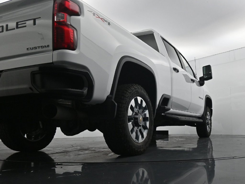 Used 2022 Chevrolet Silverado 2500 Custom w/ Custom Value Package AWD/4WD image 36