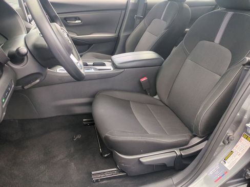 Used 2025 Nissan Sentra SV FWD image 19