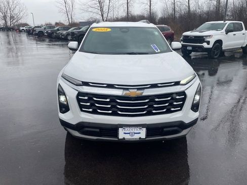 Used 2025 Chevrolet Equinox LT w/ Convenience Package II image 5