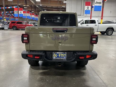 Certified 2025 Jeep Gladiator Rubicon AWD/4WD image 4