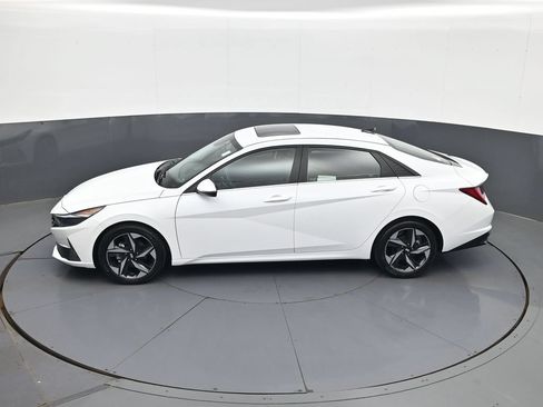 Certified 2021 Hyundai Elantra SEL w/ Convenience + Premium Package FWD image 21