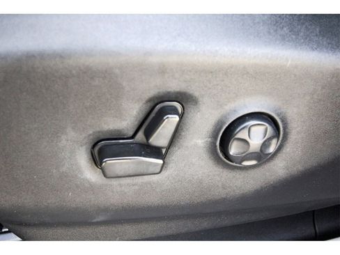 Used 2022 Chrysler Pacifica Touring-L image 31