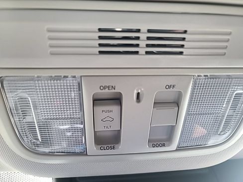 Used 2018 Honda Accord EX-L image 18