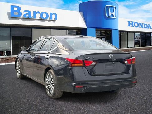 Used 2024 Nissan Altima 2.5 SV FWD image 4