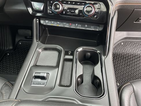 Used 2025 GMC Sierra 2500 AT4 w/ AT4 Premium Plus Package image 20