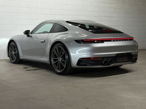Used 2024 Porsche 911 Carrera RWD image 3