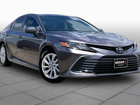 Used 2024 Toyota Camry LE FWD image 3