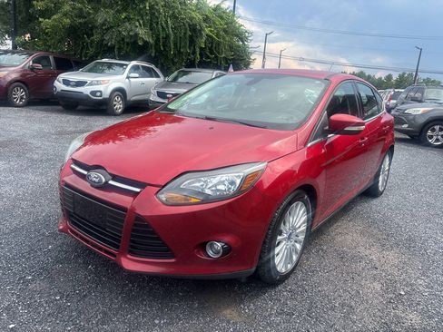 Used 2012 Ford Focus Titanium FWD image 2
