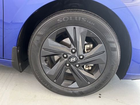 Used 2022 Hyundai Elantra SEL FWD image 17