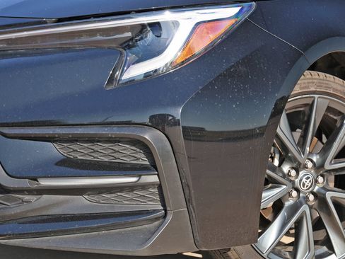 Used 2025 Toyota Corolla SE FWD image 9