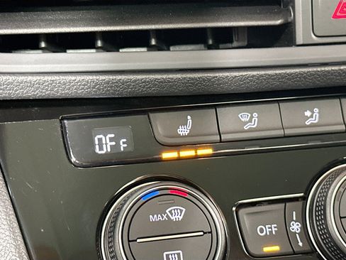 Used 2022 Volkswagen Jetta SE image 19