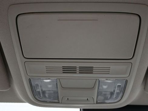 Used 2021 Honda Accord Hybrid image 16