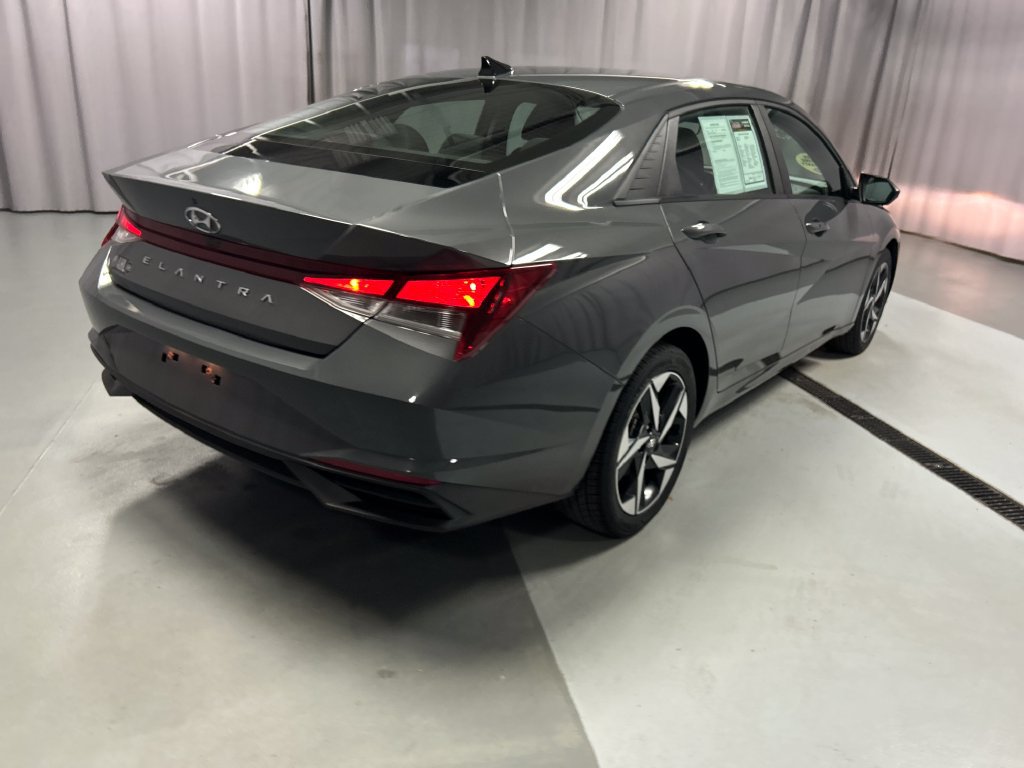 Used 2023 Hyundai Elantra SEL w/ Convenience Package FWD image 7