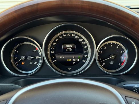 Used 2014 Mercedes-Benz E 350 4MATIC Sedan image 19
