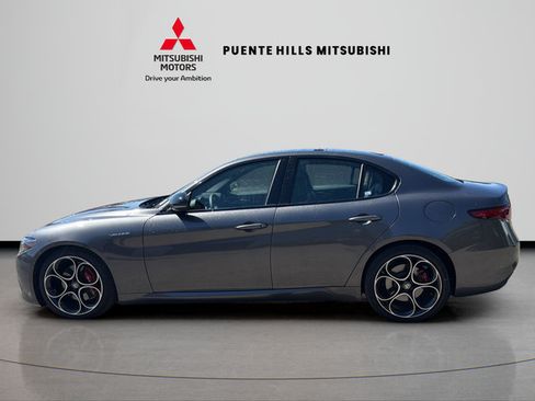 Used 2023 Alfa Romeo Giulia Veloce RWD image 8