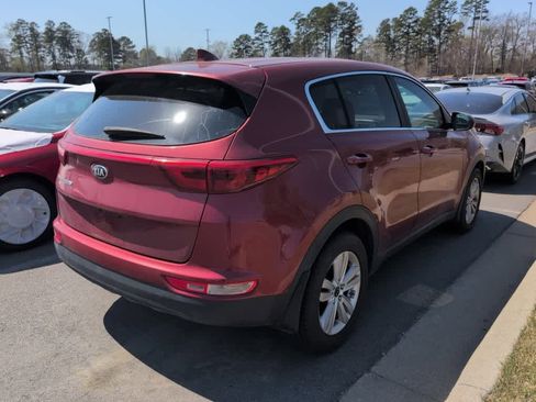 Used 2017 Kia Sportage LX image 3