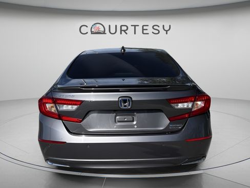 Used 2022 Honda Accord Touring image 4