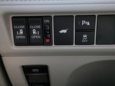 Certified 2026 Honda Odyssey Touring image 26