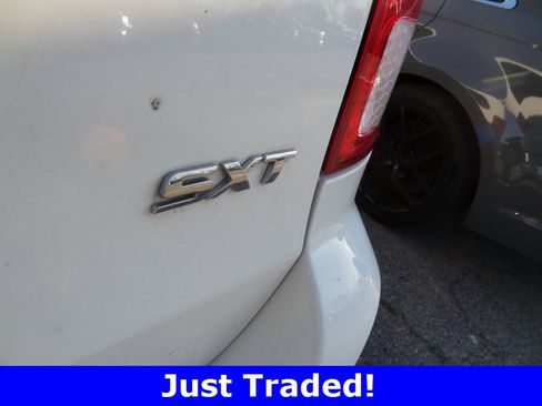 Used 2016 Dodge Grand Caravan SXT image 6