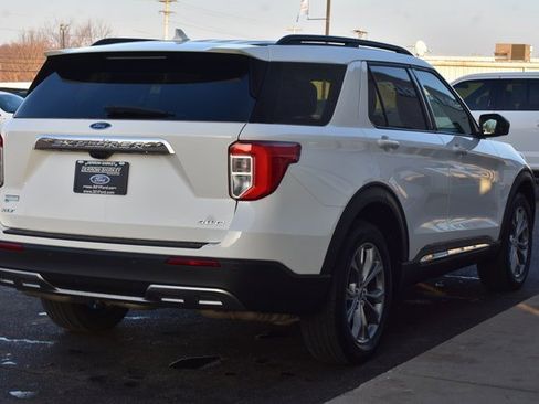 Used 2022 Ford Explorer XLT w/ Equipment Group 202A image 6