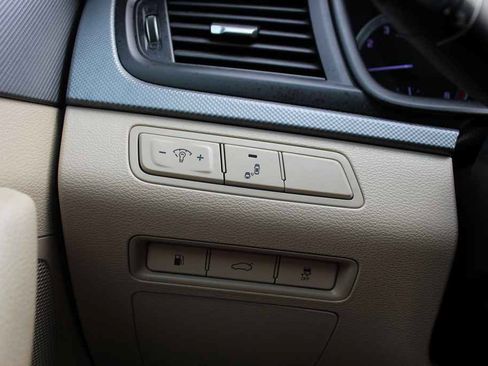 Used 2019 Hyundai Sonata SE FWD image 13