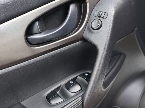 Used 2018 Nissan Rogue Sport S image 20