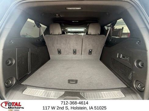 Certified 2024 Chevrolet Suburban RST w/ Luxury Package AWD/4WD image 14