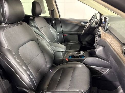 Used 2020 Ford Escape Titanium image 12