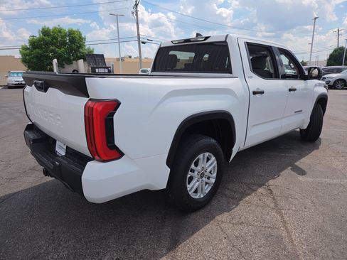 Used 2022 Toyota Tundra SR5 AWD/4WD image 9