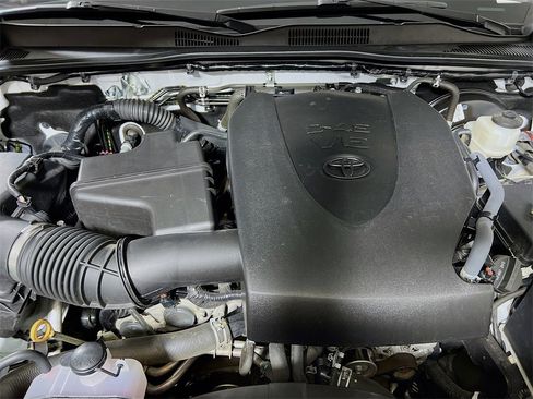 Certified 2021 Toyota Tacoma SR image 27