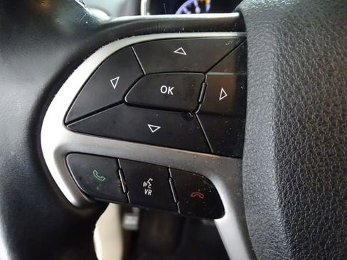 Used 2018 Jeep Grand Cherokee Limited AWD/4WD image 7