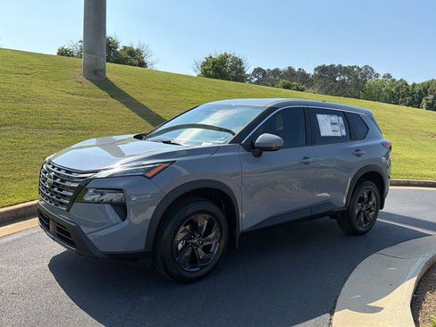 New 2026 Nissan Rogue SV FWD image 2