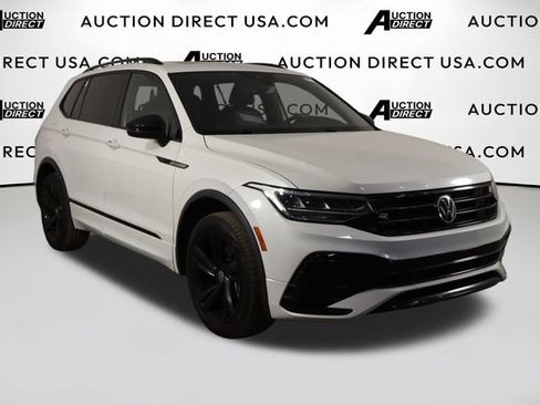 Used 2023 Volkswagen Tiguan SE R-Line FWD image 38