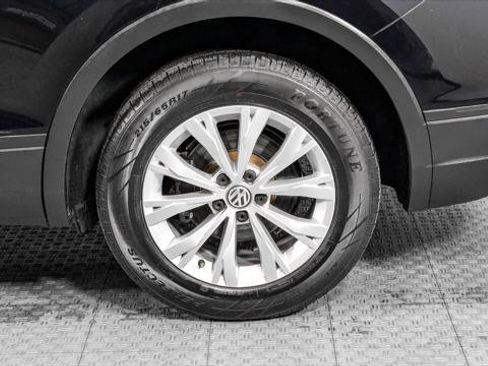 Used 2018 Volkswagen Tiguan S FWD image 33