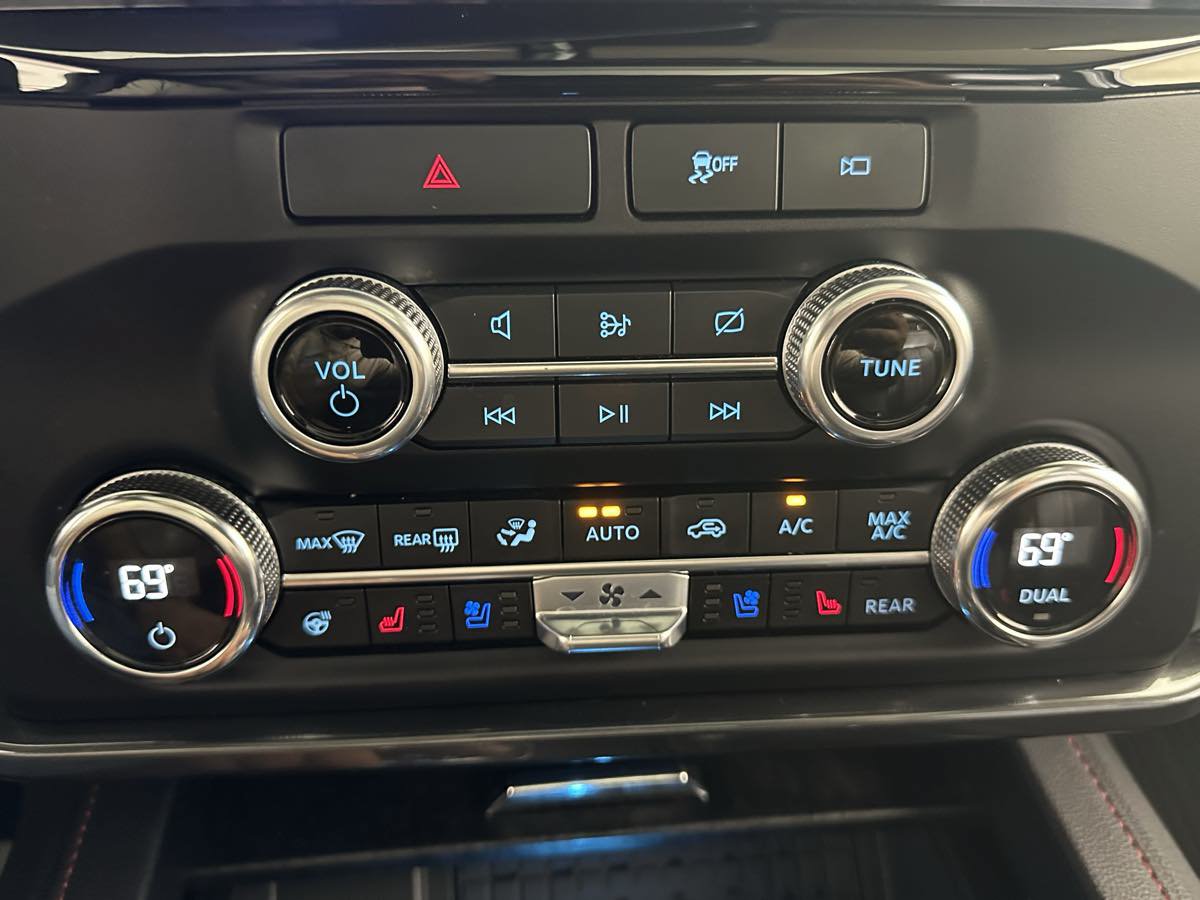 Used 2023 Ford Expedition Limited AWD/4WD image 42
