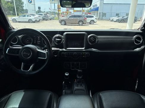 Used 2022 Jeep Wrangler Unlimited Sahara w/ LED Lighting Group AWD/4WD image 10