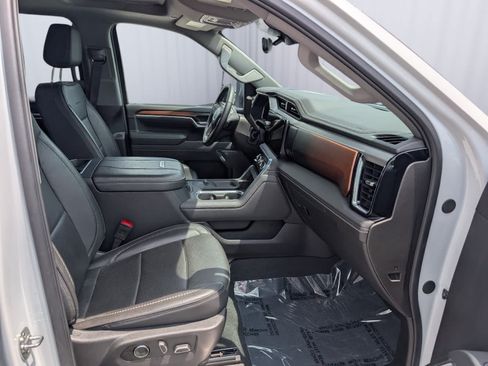 Certified 2025 GMC Sierra 2500 Denali w/ Denali Reserve Package AWD/4WD image 10
