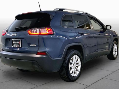 Used 2020 Jeep Cherokee Latitude w/ Cold Weather Group AWD/4WD image 12