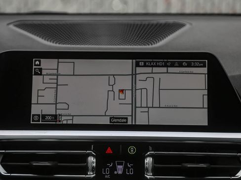 Used 2022 BMW 330i Sedan w/ Driving Assistance Package image 11