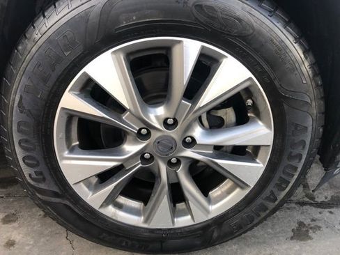 Used 2018 Nissan Murano SV image 17